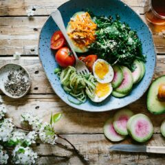 Superfoods: jakie mają korzyści zdrowotne i jak je wprowadzić?